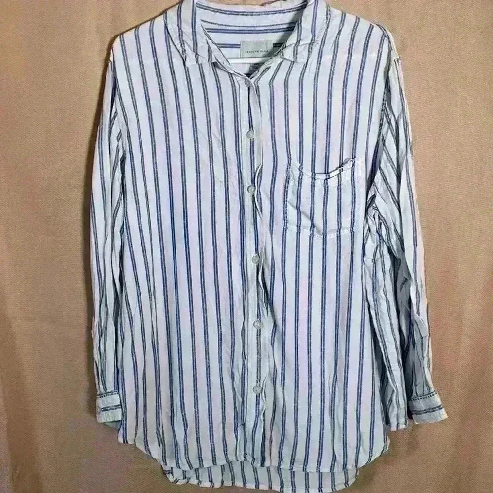 Women’s American Eagle striped button down shirt size Medium